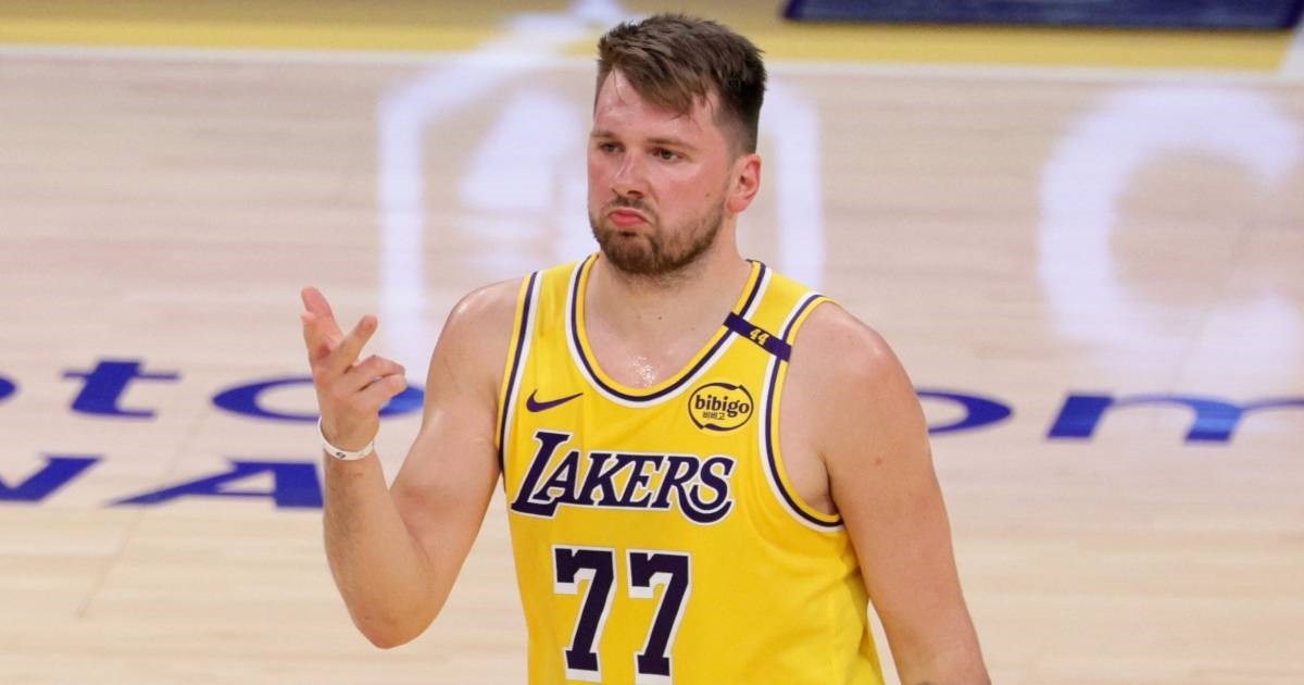 VIDEO Sjajni Lakersi uvjerljivi u derbiju. Dončić ubacio 30 poena