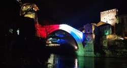 Stari most u Mostaru prvi put u povijesti je zasvijetlio u bojama hrvatske zastave