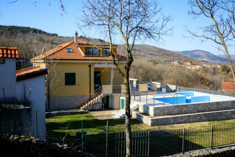 FOTO Pogledajte vilu s bazenom Milana Kujundžića u Ivanbegovini