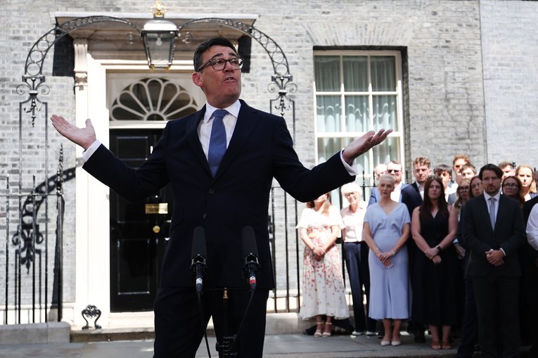 Britanski milijunaši pisali premijeru: Uvedi nam veće poreze. Mi si to možemo priuštiti