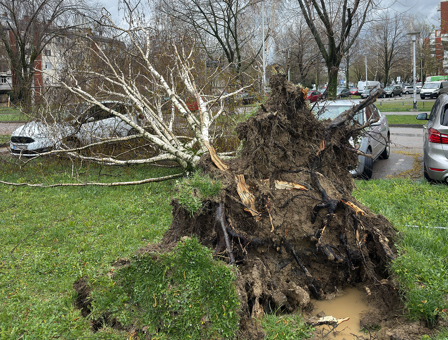 Zagrebački vatrogasci i dalje zaprimaju pozive, građane pozivaju na razumijevanje