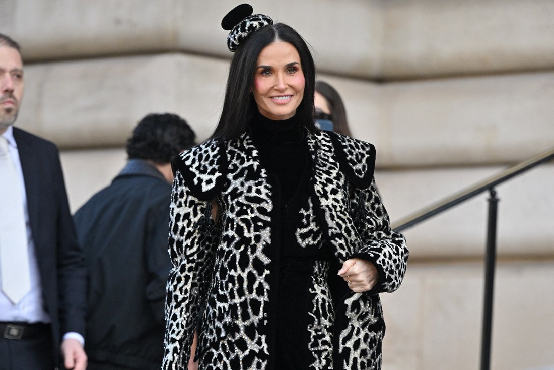 Demi Moore privukla poglede u upečatljivom outfitu na Tjednu mode u Parizu