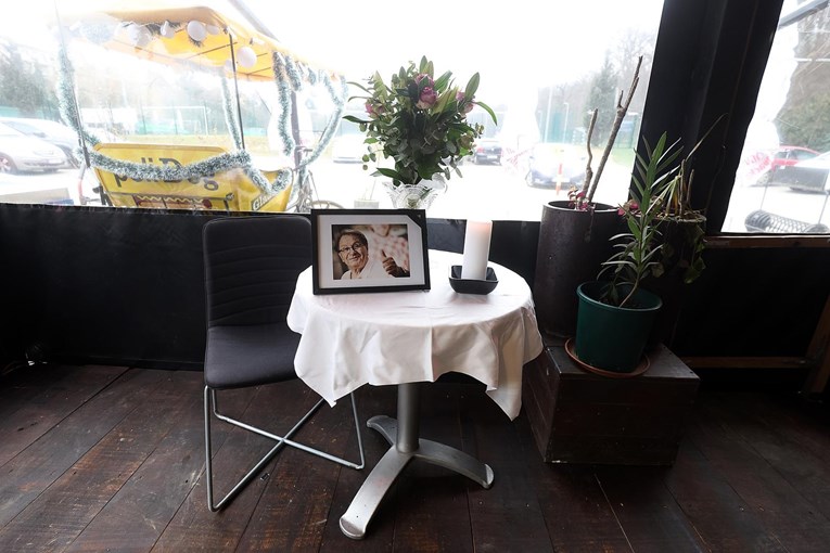 Na stol zagrebačkog restorana za kojim je obično sjedio stavljena Ćirina slika