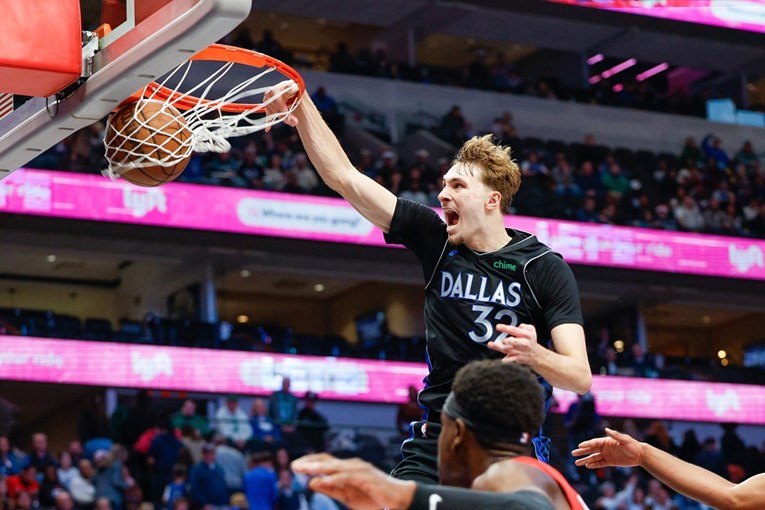 Flagg igra čudesno. Najmlađi je u povijesti NBA lige s ovakvim nizom