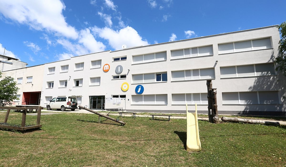 Karlovačke osnovne škole radit će u dvije smjene
