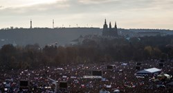 Preko 200.000 Čeha prosvjedovalo protiv premijera i predsjednika: "Ovdje smo"