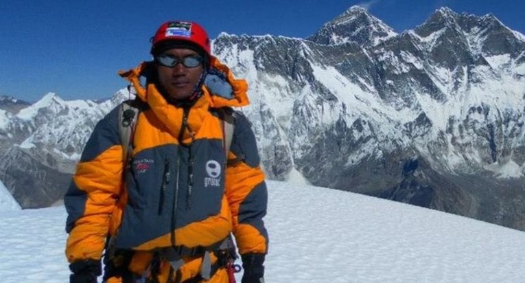 Nepalski šerpa popeo se na Everest rekordni 25. put