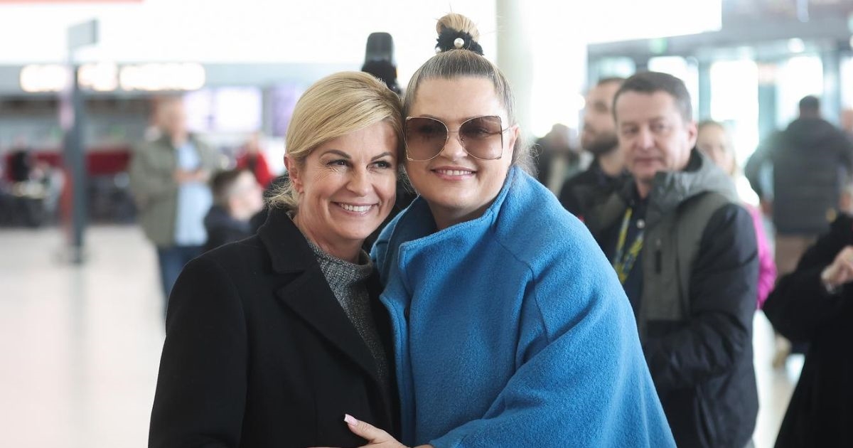 Kolinda na zagrebački aerodrom došla dočekati rukometaše, pozirala je s navijačima