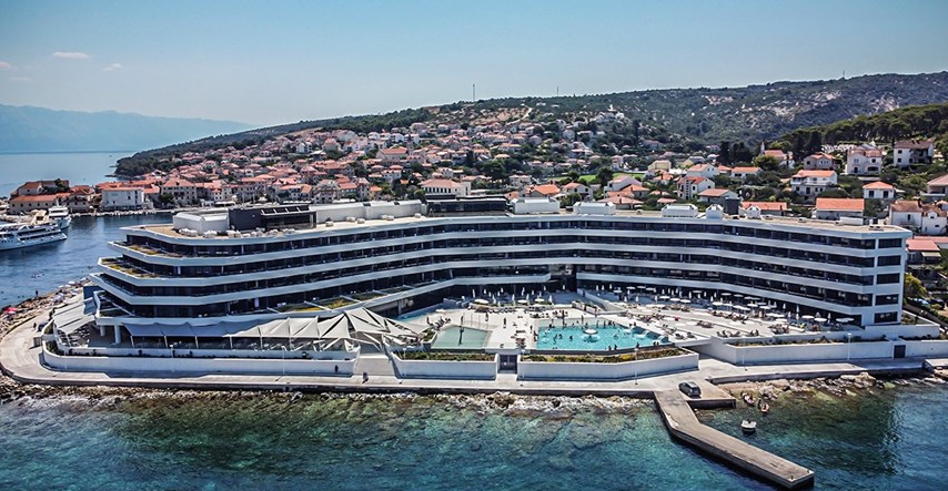 Mirovinski fondovi prodaju Club Adriatic, kupuju hotel od Vujnovca. Žele veće prihode
