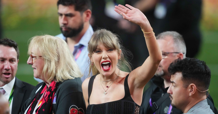 Traperice s prorezom koje je Taylor Swift nosila na Super Bowlu već su se rasprodale