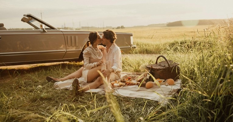 Istraživači: Najsretniji parovi nikad ne prestaju raditi šest stvari