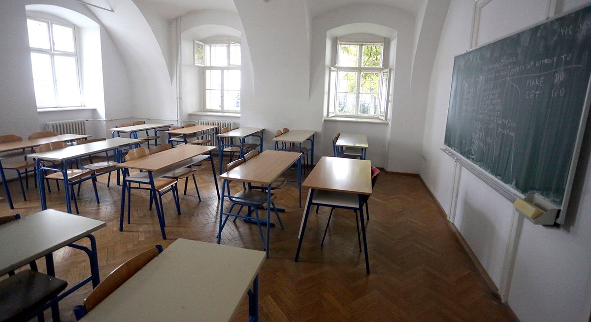 Počeo štrajk u školama. Danas niti jedna ne radi, sutra će neke raditi