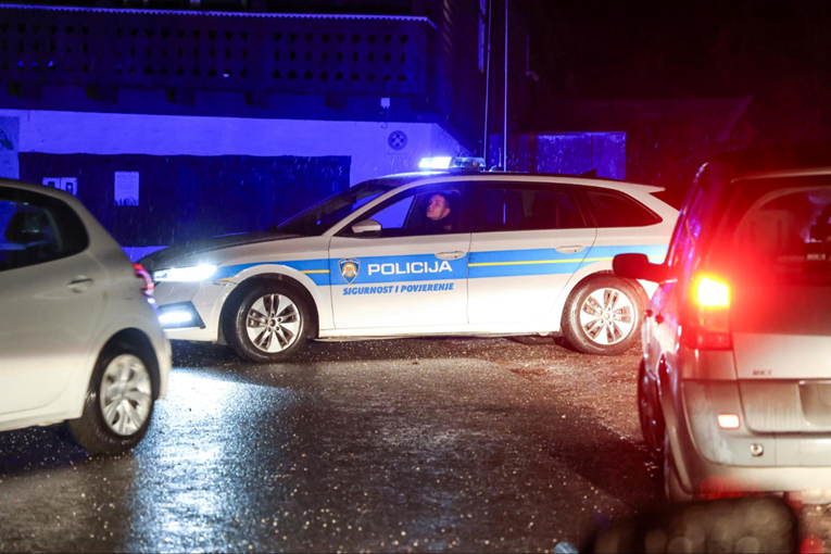 Vilama napali 27-godišnjaka pa mu razbili auto kod Kistanja. Policija ih uhitila