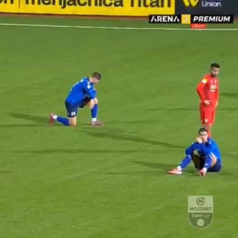 VIDEO Igračima Radničkog javljeno da im je umro trener. Popadali su na travnjak