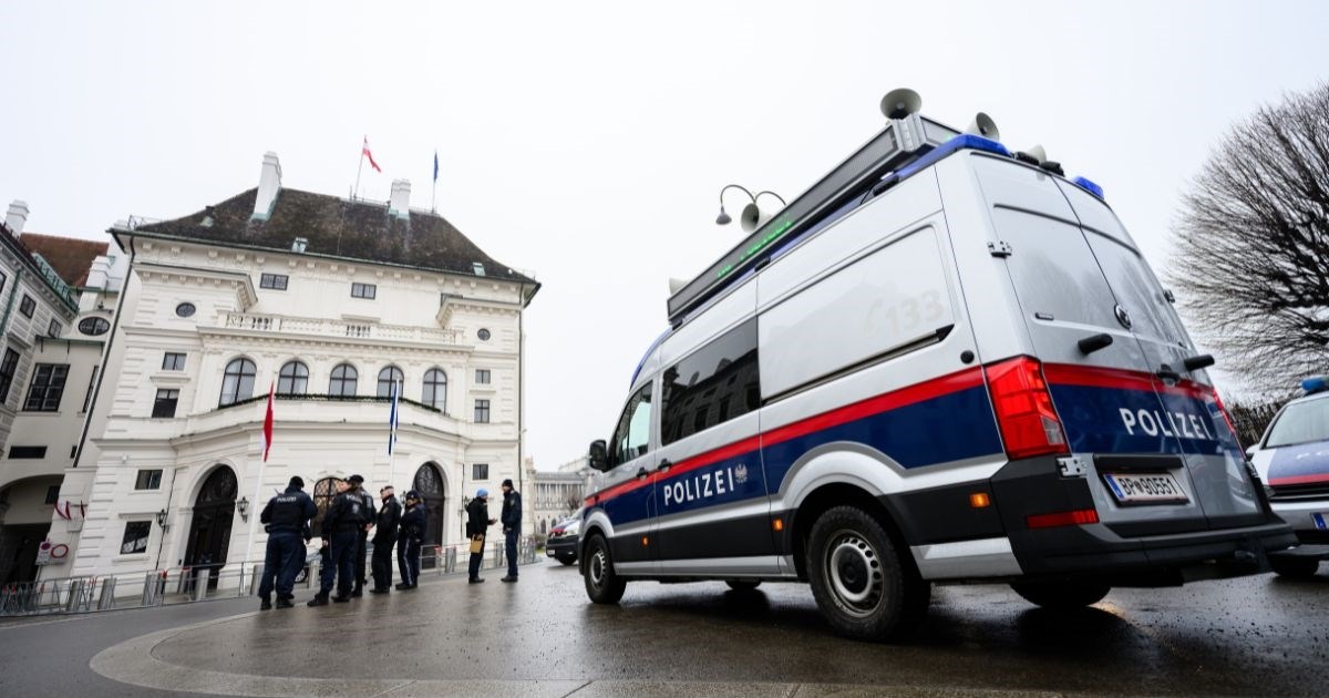 U Austriji uhićen tinejdžer (14), planirao napad u Beču. Našli mu islamističke knjige