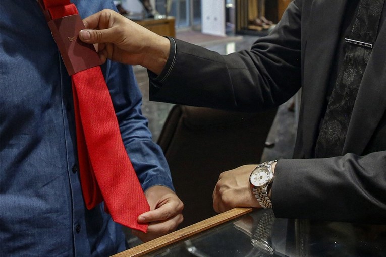 Nekad zabranjene kravate vraćaju se u Iran 