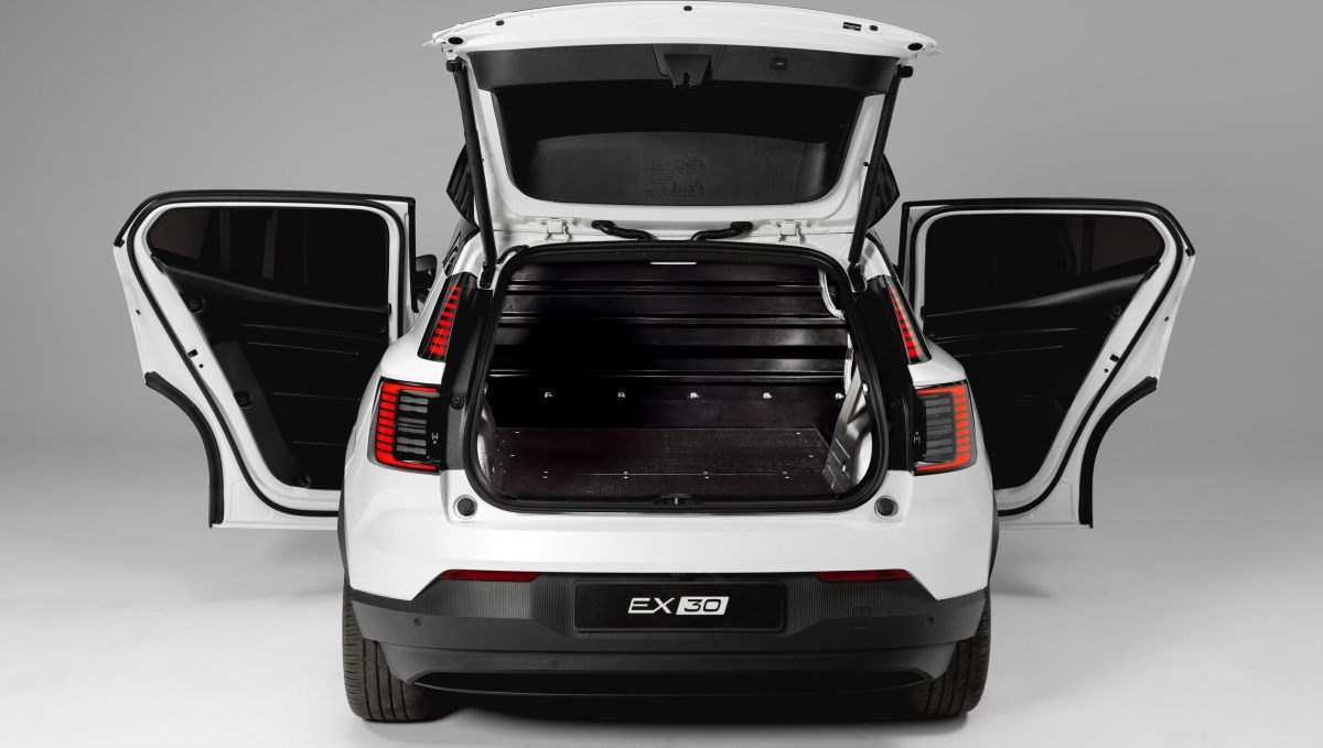 Volvo predstavio prvo komercijalno vozilo. To je potpuno električni EX30 Cargo