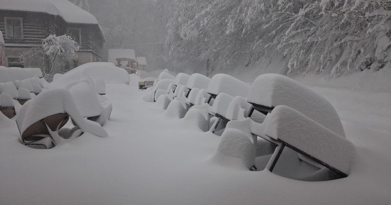VIDEO Na Sljemenu je napadao snijeg