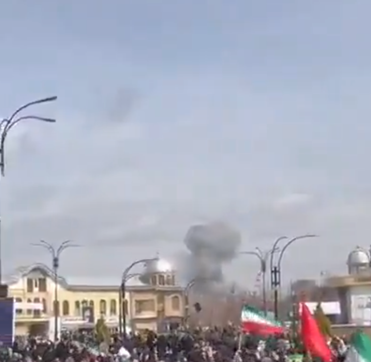 Video iz Irana: Masa skandira "Allahu Akbar", u pozadini eksplozije