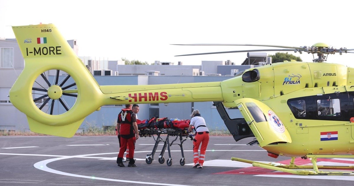 Helikopterska hitna spasila muškarca od utapanja u Tučepima