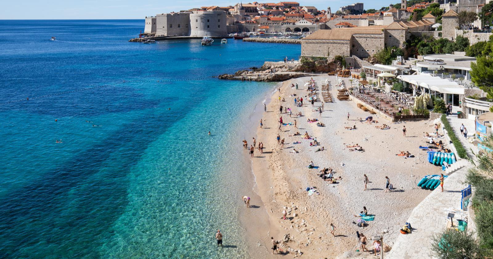 Listopad ili srpanj? Pogledajte današnje prizore s plaže u Dubrovniku