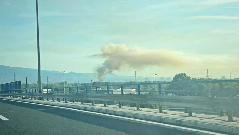 Tri manja požara u Zagrebu, gorjelo smeće i klupa u dječjem parku