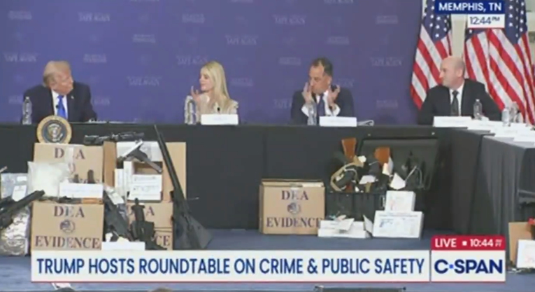 VIDEO Ovo je Amerika. Ključni Trumpovi ljudi natjecali se u ulizivanju predsjedniku