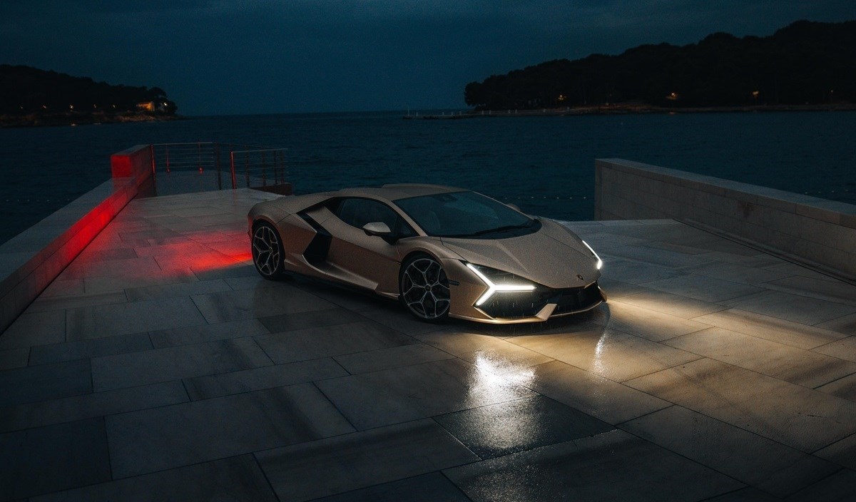 Lamborghini povlači 27 Revuelta zbog opasne greške na vratima