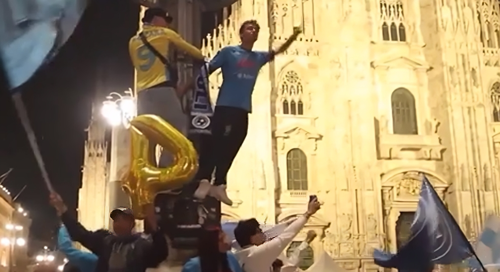 VIDEO Navijači Napolija slavili titulu usred Milana