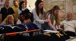 Umrla majka izraelskih sestara ubijenih na Zapadnoj obali