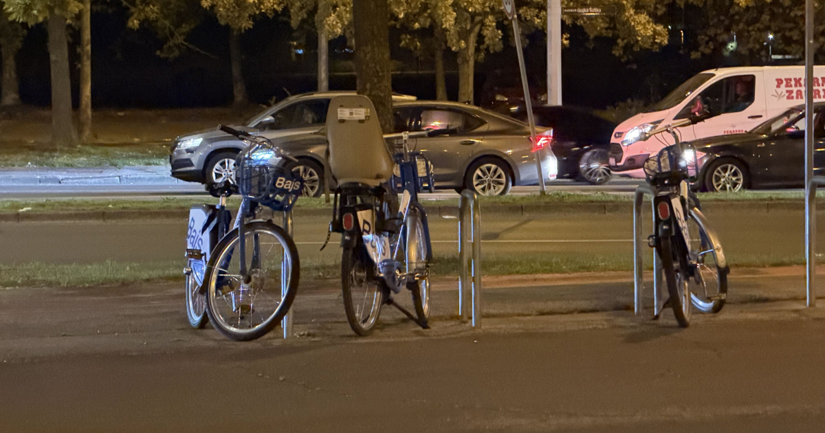 Zagrepčani se jutros snalaze kako god znaju. "Idem pješice. Zakasnit ću, što ću"