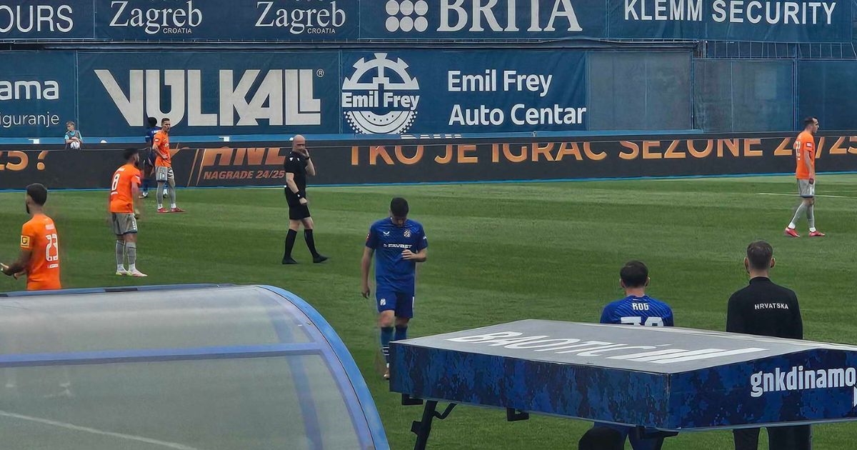 FOTO Baturina neutješno plakao na klupi, Petković ga tješio