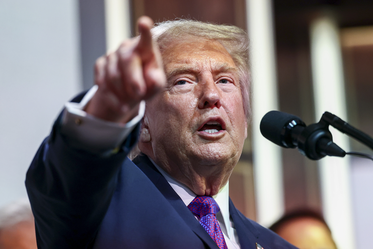 Trump: Razmatram golemi napad na Iran. Veći nego ikad prije