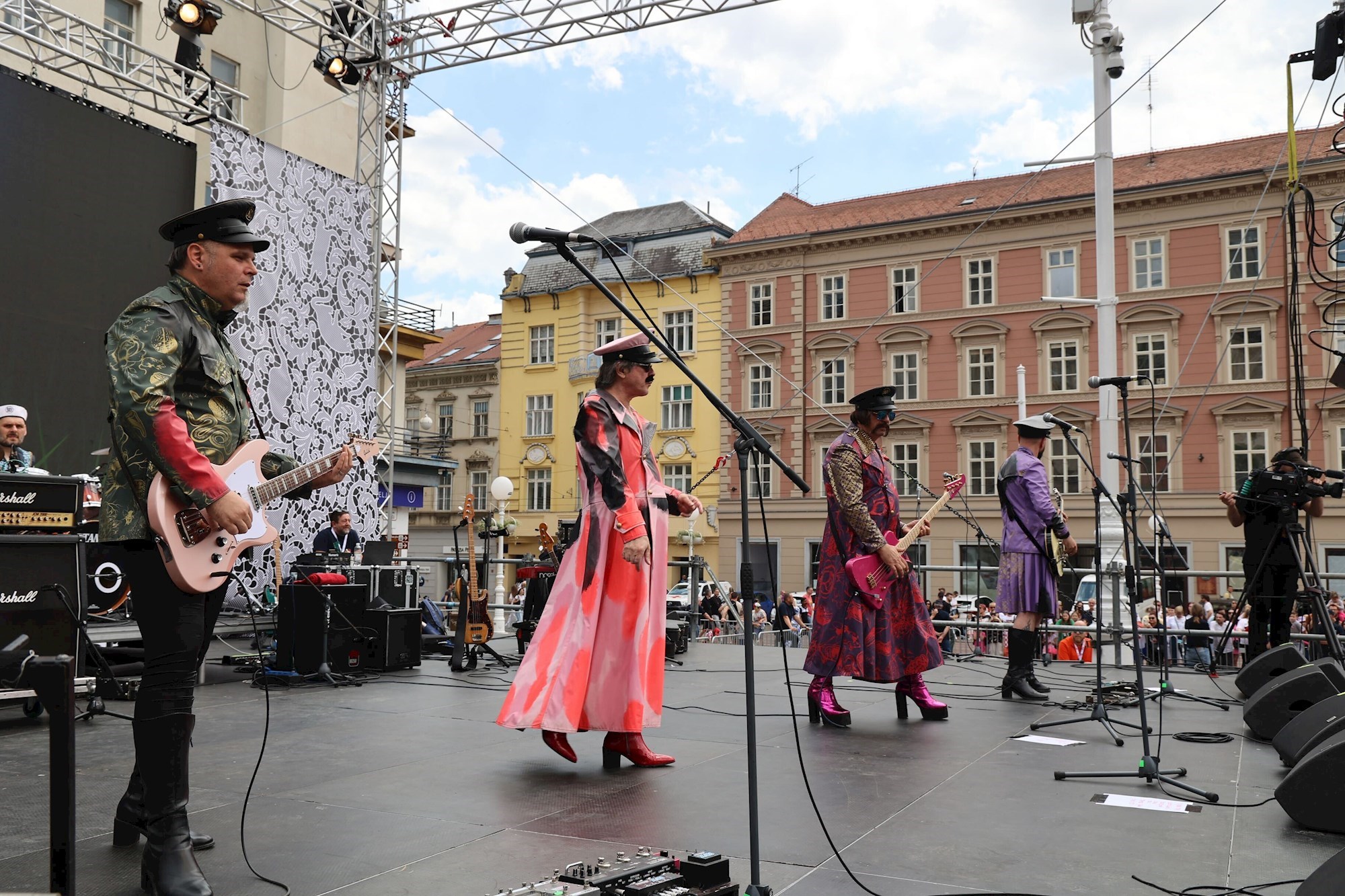 Let 3 zabavljao publiku u Zagrebu do dolaska Lasagne, Mrle se javio prije nastupa