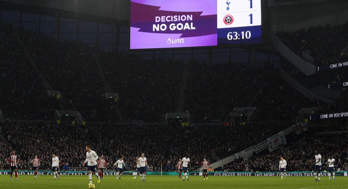 FIFA razmatra promjene u VAR-u
