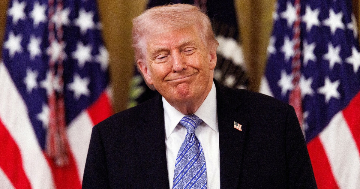 Trump ne zna kartati Uno 🤭