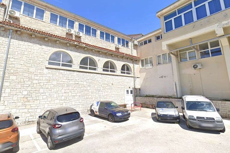 Učenik donio zračni pištolj u školu u Istri. Roditelji: Ravnatelj nije kvalificiran