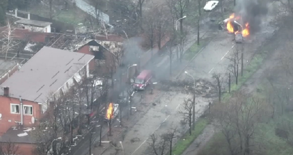 VIDEO Azov objavio snimku iz Mariupolja, iz zasjede uništavaju ruski konvoj