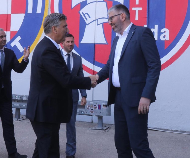 Hajdukov kamp izazvao pobunu. Golferi odbijaju napustiti teren