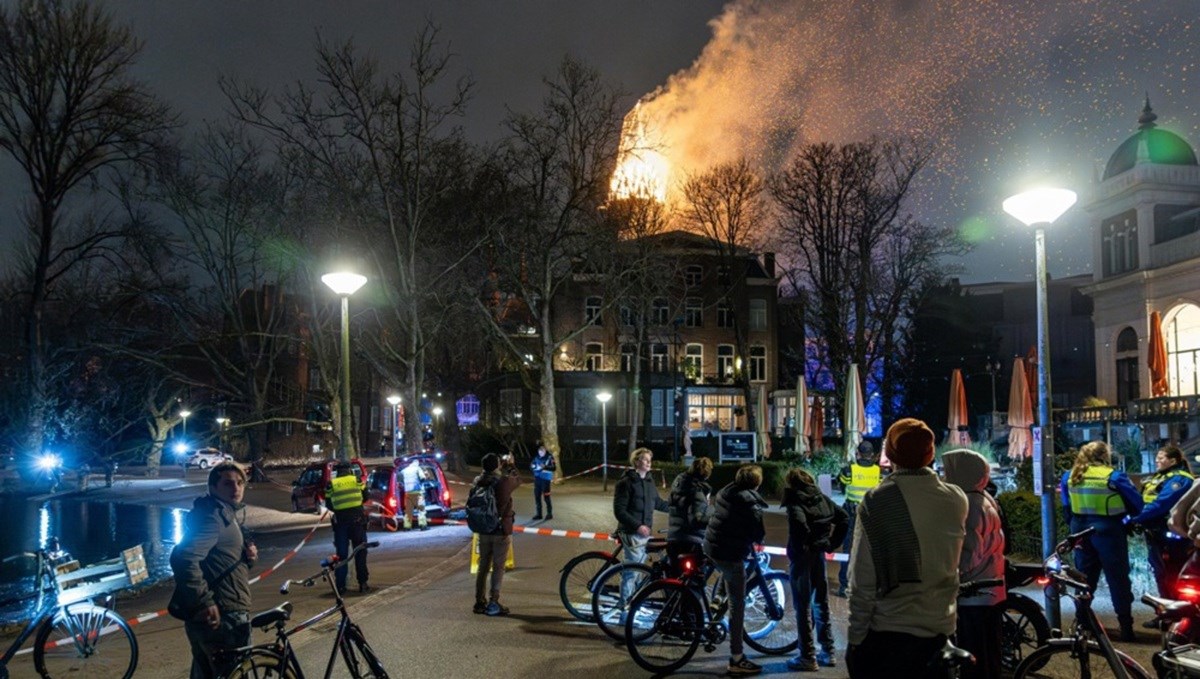 "Neviđeno novogodišnje nasilje" u Nizozemskoj. Dvoje poginulih, crkva u plamenu