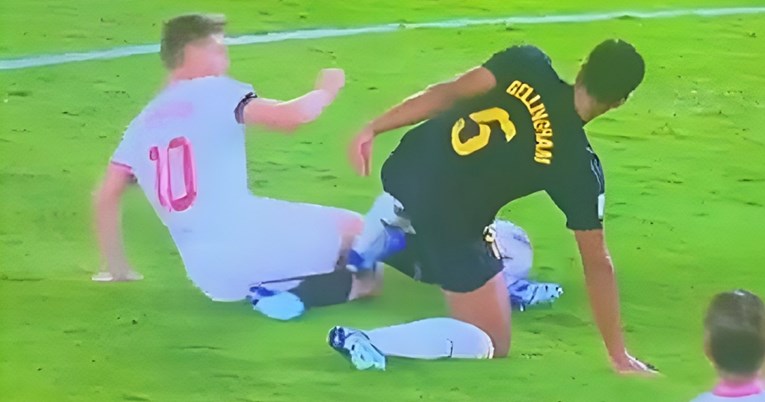 Pogledajte Bellinghamov prekršaj na Rakitiću za koji nije dobio ni žuti karton