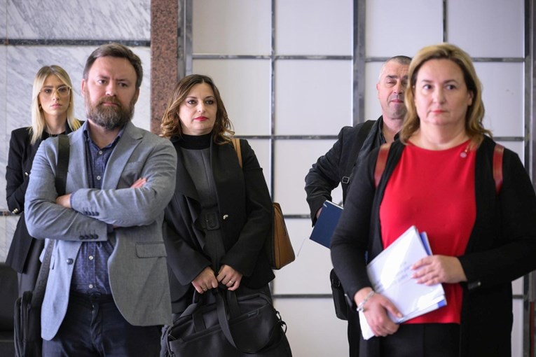 Vlada povećala ponudu za plaće državnim i javnim službama. Sindikati: Neprihvatljivo