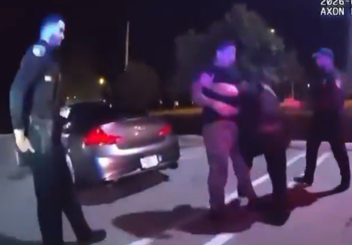 Bivši UFC borac je policajac. Ovako je savladao muškarca koji je krenuo prema njemu
