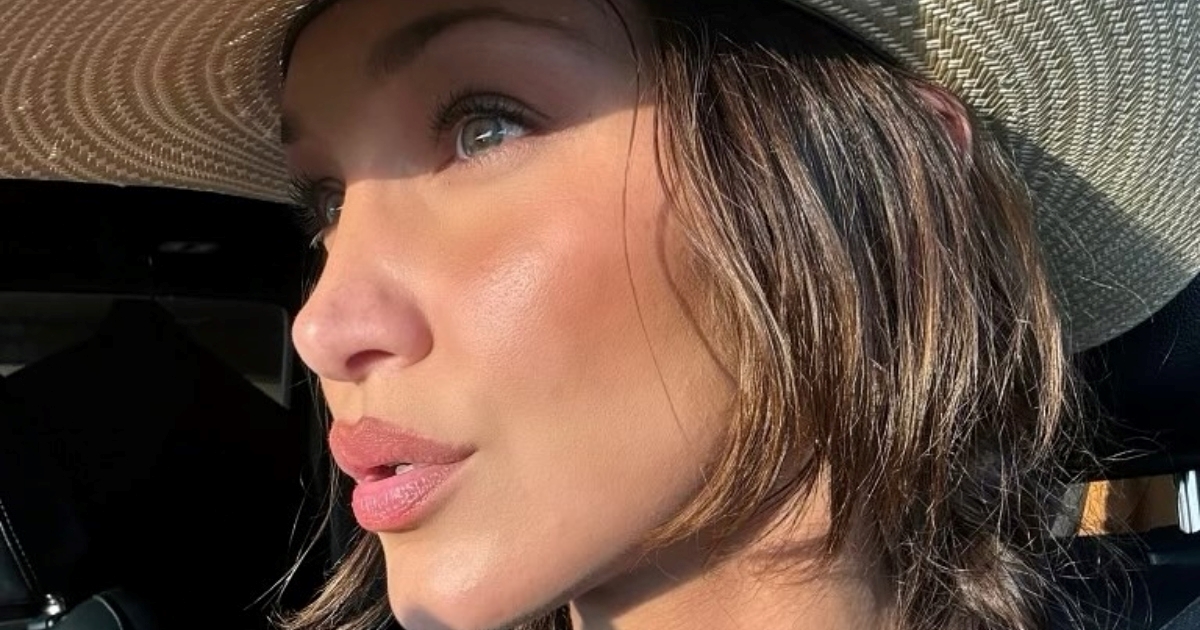 Bella Hadid nosi Mango haljinu od 80 eura - i izgleda kao moderna kaubojka