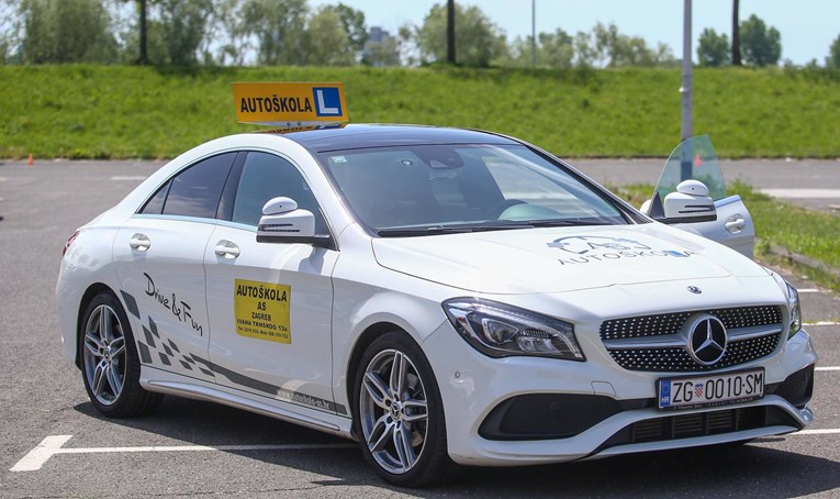 Mladi za volanom već sa 17: U EU stižu nova pravila i digitalne vozačke