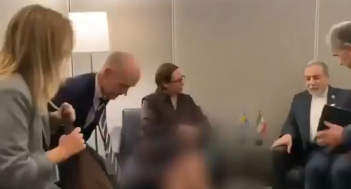 Iranska državna TV cenzurirala gola koljena finske i švedske ministrice
