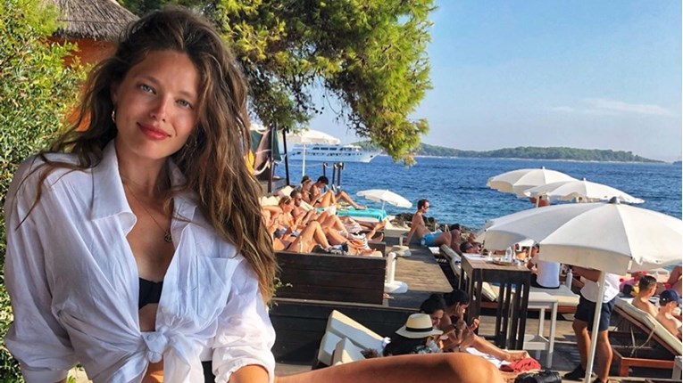 Američka manekenka poznata po posebnim očima objavila fotke s odmora iz Hrvatske