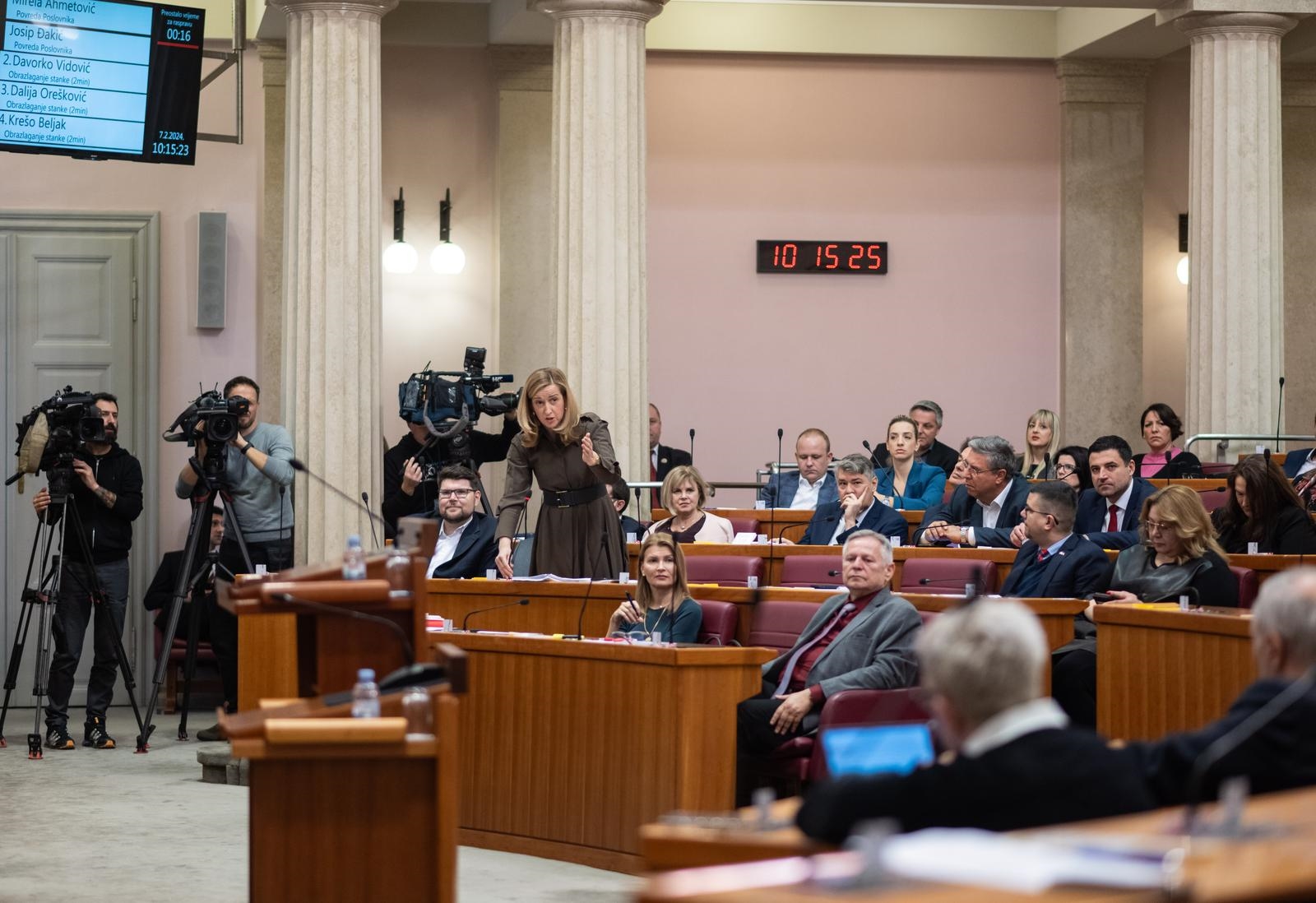Ahmetović: Sudeći po svemu, HDZ ima crveni telefon s uredničkom sobom na Prisavlju