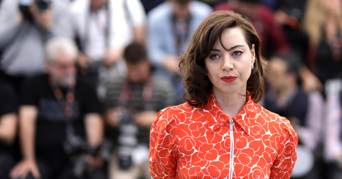 Aubrey Plaza otkazala dolazak na Zlatne globuse nakon tragične smrti supruga