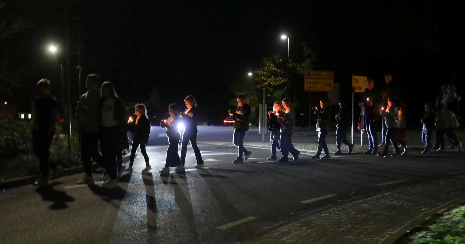 Stotinjak djece i roditelja u procesiji obilježilo Holywin u Svetom Petru u Šumi